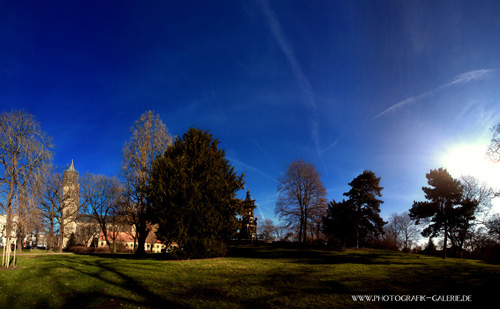 Der-Dom-unter-dem-Blau-des-Weltenalls